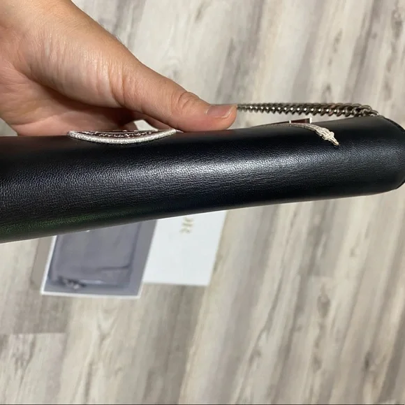 Used - Picture 3 of 12